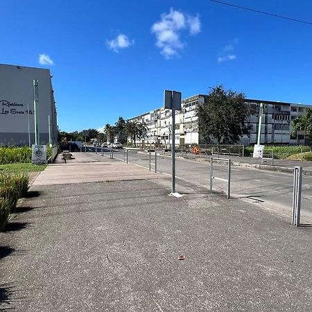 Appartement Proche Aeroport Au Rez-De-Chaussee Les Abymes Ngoại thất bức ảnh